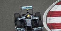 Lewis Hamilton domina treino classificat&oacute;rio  Foto: Reuters