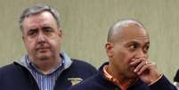 Edward Davis, comiss&aacute;rio da Pol&iacute;cia de Boston, e Deval Patrick, governador do Massachusetts, durante entrevista &agrave; imprensa em Boston  Foto: AP