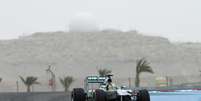 Rosberg surpreende favoritos e sair&aacute; na pole do GP do Bahrein  Foto: Reuters
