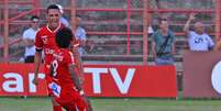 Roger Gaúcho comemora o gol da vitória do Mogi Mirim contra o São Paulo  Foto: Celio Messias / Gazeta Press