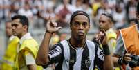 <p>Ronaldinho iniciou a virada atleticana, marcando gol de empate no final do primeiro tempo</p>  Foto: Bruno Cantini/Agif / Gazeta Press