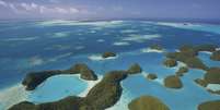 <p>Rock Islands, em Palau, é um dos destinos inclusos no pacote</p>  Foto: Getty Images 
