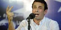 <p>Capriles acusou o governo venezuelano de roubar as eleições</p>  Foto: AFP