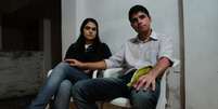 <p>O casal de namorados Juliano Almeida da Silva, 23 anos, e Ana Carolina da Costa, 18 anos</p>  Foto: Luiz Roese / Especial para Terra