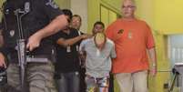 <p>O adolescente afirmou incialmente ter colocado fogo na dentista, mas mudou de versão</p>  Foto: Tércio Teixeira / Futura Press