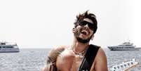 <p>Gusttavo Lima leva uma vida de rockstar</p>  Foto: Facebook / Reprodução