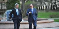 O secretário de Estado americano, John Kerry, se encontrou com o ministro das Relações Exteriores russo, Sergei Lavrov  Foto: AP