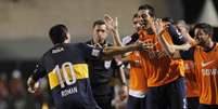 Riquelme faz festa com gol do Boca Juniors na etapa inicial  Foto: AP