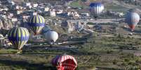 <p>Ao menos três turistas brasileiros morreram em acidente com balão na região da Capadócia, na Turquia</p>  Foto: AFP