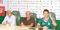 Rog&eacute;rio Giardini (&agrave; esq.), &Aacute;lvaro Negr&atilde;o e Fumagalli  Foto: Warley Menezes/Guarani FC / Divulga&ccedil;&atilde;o