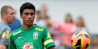 <p>Paulinho ganhou vaga no time titular da Seleção nesta quinta</p>  Foto: Mauro Pimentel / Terra