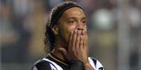 <p>Ronaldinho viveu emoção única nesta quinta</p>  Foto: AFP