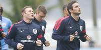 Rooney e Lampard correram juntos em treino  Foto: Daniel Ramalho / Terra