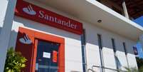 <p>Agência do banco Santander foi alvo de assaltante na tarde desta sexta-feira no município de Itobi, no interior paulista</p>  Foto: Ary Molinari / vc repórter