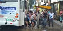 <p>Pancada de chuva causou pontos de alagamento na manhã desta segunda-feira em Salvador</p>  Foto: Roberto Gomes / vc repórter