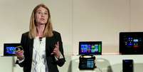 <p><strong>&nbsp;</strong>Chefe financeira da Microsoft, Tami Reller, descreve a nova vers&atilde;o do Windows</p>  Foto: AP