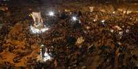 Manifestantes reúnem-se na Praça Taksim, em Istambul, pelo sétimo dia consecutivo de protestos  Foto: AP