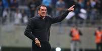 Vanderlei Luxemburgo comanda o Gr&ecirc;mio em partida contra o S&atilde;o Paulo  Foto: Lucas Uebel/Gr&ecirc;mio FBPA / Divulga&ccedil;&atilde;o