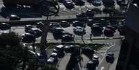 <p>Protesto em frente à sede da Rede Globo causou congestionamento na região da avenida Engenheiro Luís Carlos Berrini nesta sexta-feira</p>  Foto: Fernando Borges / Terra