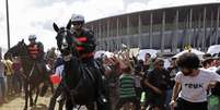 <p>No dia da estreia da Copa das Confederações, manifestantes protestaram dentro e fora do Estádio Nacional Mané Garrincha, em Brasília</p>  Foto: Reuters