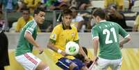 <p>Neymar marcou gola&ccedil;o e fez grande jogada para J&ocirc; balan&ccedil;ar a rede</p>  Foto: Ricardo Matsukawa / Terra