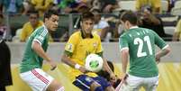 <p>Neymar marcou golaço e fez grande jogada para Jô balançar a rede</p>  Foto: Ricardo Matsukawa / Terra