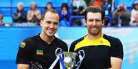 <p>Soares e  Peya sacaram com firmeza e venceram de virada</p>  Foto: Getty Images 