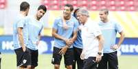 <p>Tab&aacute;rez evitou revelar o time que enfrentar&aacute; o Uruguai</p>  Foto: Marcelo Pereira / Terra