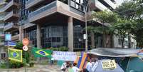 <p>Manifestantes estavam acampados na frente da casa do governador, na zona sul do Rio de Janeiro</p>  Foto: Ivaldo Anastácio / Futura Press