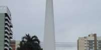 <p>Obelisco de Campo Grande, no centro da cidade, foi pichado durante protesto</p>  Foto: Ana Claudia / vc repórter