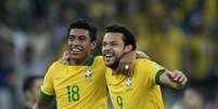<p>Paulinho e Fred deram a vitória para a Seleção Brasileira</p>  Foto: Ricardo Matsukawa / Terra
