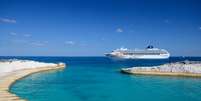 A companhia de cruzeiros Norwegian Cruise Lines é proprietária da Great Stirrup Cay, ilha particular adquirida em 1977   Foto: Shutterstock