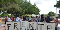 Membros do grupo intitulado 'Frente de Luta Contra o Aumento', cerca de 100 manifestantes organizaram um protesto em Goiânia contra a repressão da Polícia Militar  Foto: Mirelle Irene / Especial para Terra