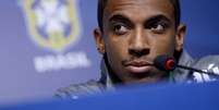 <p>Luiz Gustavo lembrou de Bayern x Barcelona para minimizar posse de bola da Espanha</p>  Foto: Ricardo Matsukawa / Terra