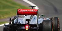 <p>Pista de Silverstone sofre um&nbsp;caos em&nbsp;2012</p>  Foto: Getty Images 