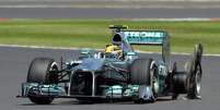 <p>Hamilton sofreu com pneu furado durante prova</p>  Foto: Getty Images 