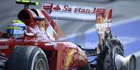 <p>Diversos pilotos - incluindo Felipe Massa - tiveram problema com pneus</p>  Foto: Reuters