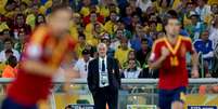 Del Bosque acompanha a derrota espanhola, a primeira desde a  queda contra a Su&iacute;&ccedil;a, na Copa do Mundo de 2010  Foto: Ricardo Matsukawa / Terra