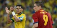 <b>Thiago Silva (na mesma)</b>: Falhou contra o Uruguai no gol de Cavani, mas tem a confian&ccedil;a de Felip&atilde;o. Assim como come&ccedil;ou a Copa das Confedera&ccedil;&otilde;es, se despede com a certeza de que continuar&aacute; at&eacute; 2014. Al&eacute;m de ser considerado um dos melhores zagueiros do mundo, &eacute; exaltado pelo seu esp&iacute;rito de lideran&ccedil;a. N&atilde;o &agrave; toa &eacute; o capit&atilde;o do grupo  Foto: Daniel Ramalho / Terra