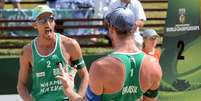 Emanuel e Alison foram os campeões mundiais em 2011 e tentam o bi na Polônia  Foto: FIVB / Divulgação