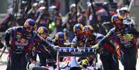 <p>Dirigentes adotaram postura mais r&iacute;gida ap&oacute;s incidente envolvendo roda de carro de Mark Webber</p>  Foto: AP