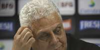 <p>Dinamite disse que o Vasco quer apresentar o novo treinador antes do cl&aacute;ssico com o Fla</p>  Foto: Bruno de Lima / Ag&ecirc;ncia Lance