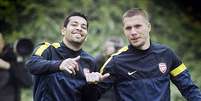 <p>Podolski publicou foto com André Santos em seu Instagram</p>  Foto: Instagram / Reprodução