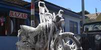 Com truque, motocicleta amanheceu congelada pelo frio em S&atilde;o Joaquim (SC) nesta quarta-feira  Foto: Dionata Costa/S&atilde;o Joaquim Online / Divulga&ccedil;&atilde;o