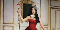 <p>Katy Perry vira rainha em campanha de perfume</p>  Foto: Facebook / Reprodu&ccedil;&atilde;o