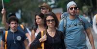 Jovens caminham em direção a Copacabana para o evento que encerra a JMJ  Foto: Mauro Pimentel / Terra