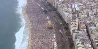 <p>Público estimado em 3 milhões de pessoas devem deixar as areias de Copacabana após Missa de Envio</p>  Foto: Terra TV / Reprodução