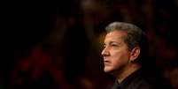 <p>Bruce Buffer foi presenteado com camisa do Palmeiras</p>  Foto: Mauro Pimentel / Terra