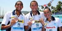 Allan do Carmo, à esquerda, foi bronze no Mundial de Maratonas Aquáticas  Foto: Reprodução