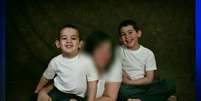 <p>Noah e Connor Barthe, de 4 e 6 anos, foram encontrados mortos na manhã de segunda-feira</p>  Foto: BBC